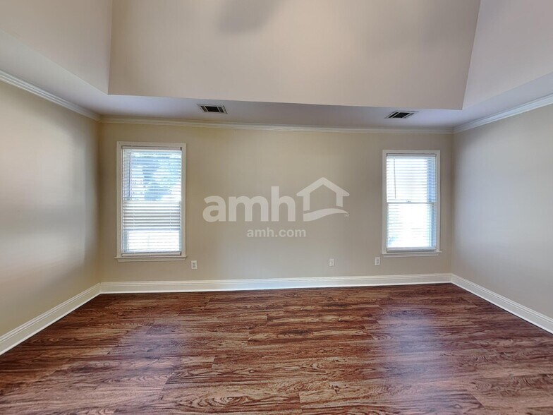 Building Photo - 1315 Killian Shoals Way SW