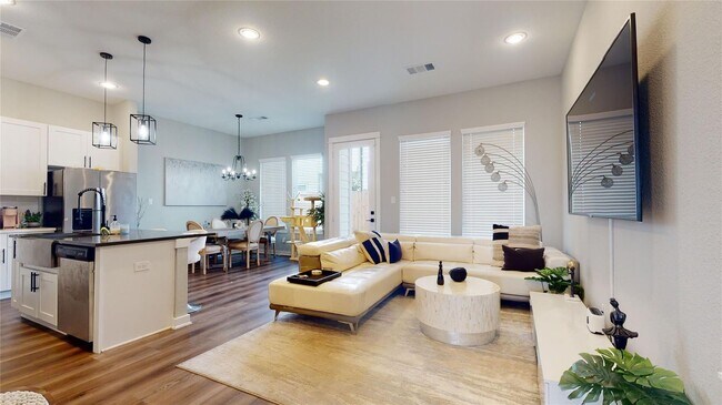 Building Photo - 8439 Berry Brush Ln