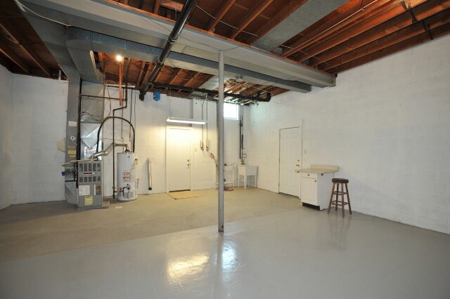 Building Photo - 1440 Barr Ave