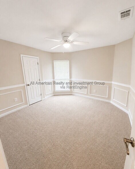 Building Photo - 2271 Lewis St
