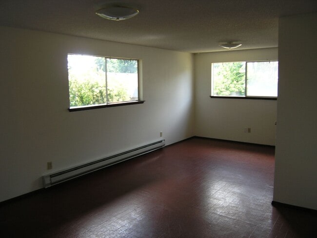 Building Photo - 927 NW Frigate St
