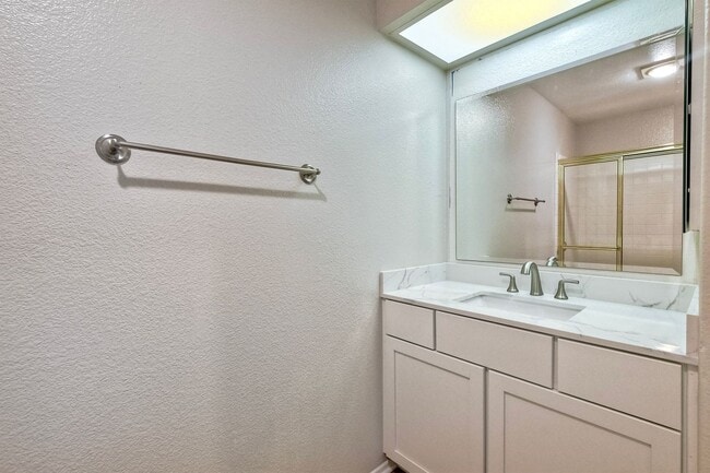 Building Photo - 4636 Doral Ct