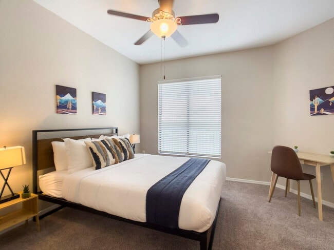 Building Photo - 14201 N 70th Way