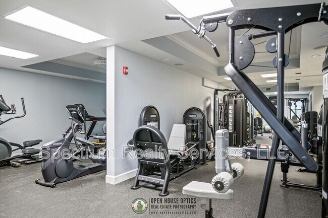 Building Photo - 1478 Riverplace Blvd