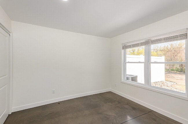 Building Photo - Newly Built 3-bedroom 2 bath Duplex $2200/...