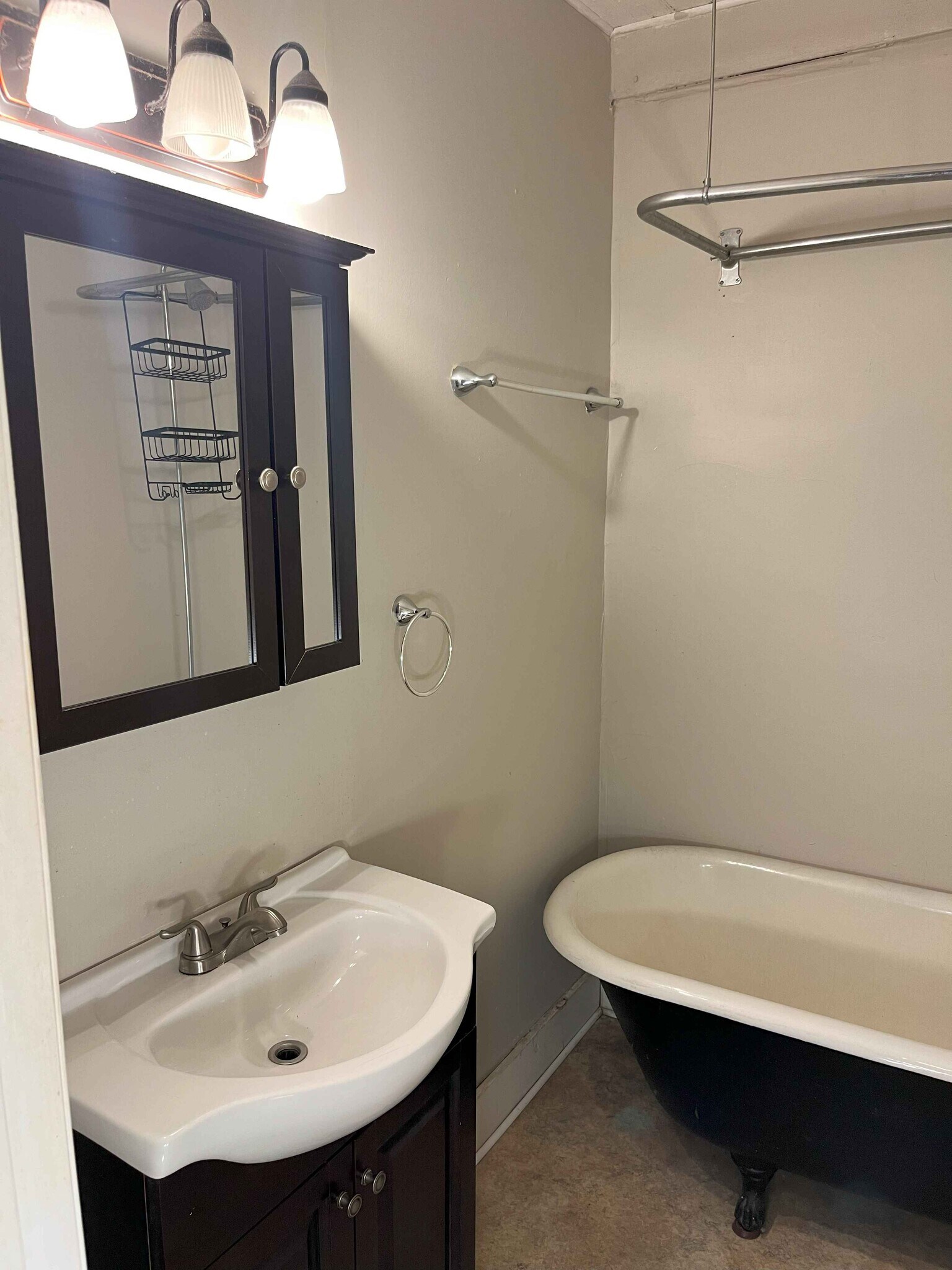 Building Photo - 118 E 15th St