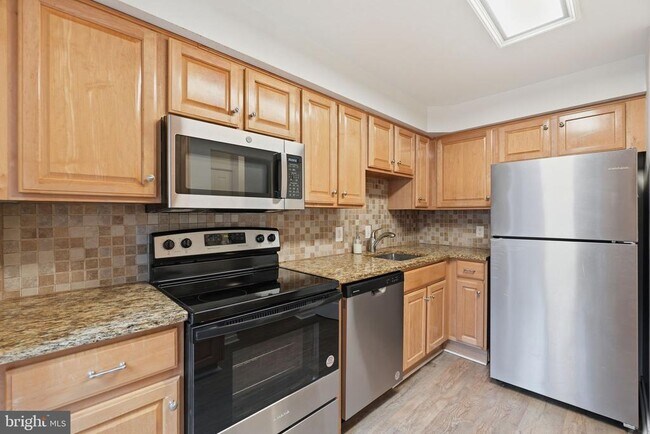 Building Photo - 975 S Taylor St