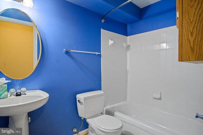 Building Photo - Spacious 4-Bedroom Home with Lake Views & Finished Basement