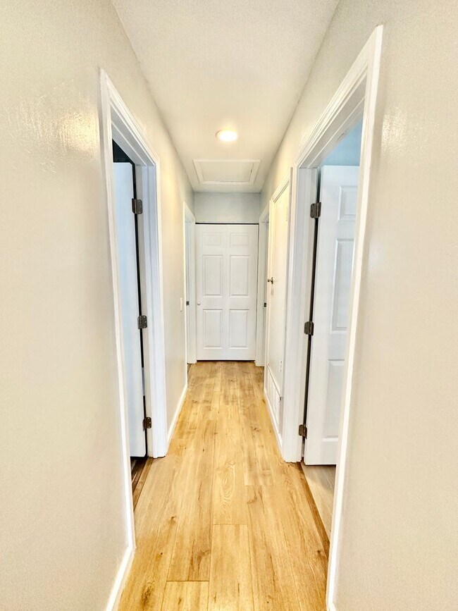 Building Photo - Beautiful, Single-Story, Updated, Private ...