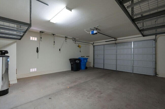 Building Photo - *POOL* Beautiful Gilbert Home Nestled at the Base of the San Tan Mountains