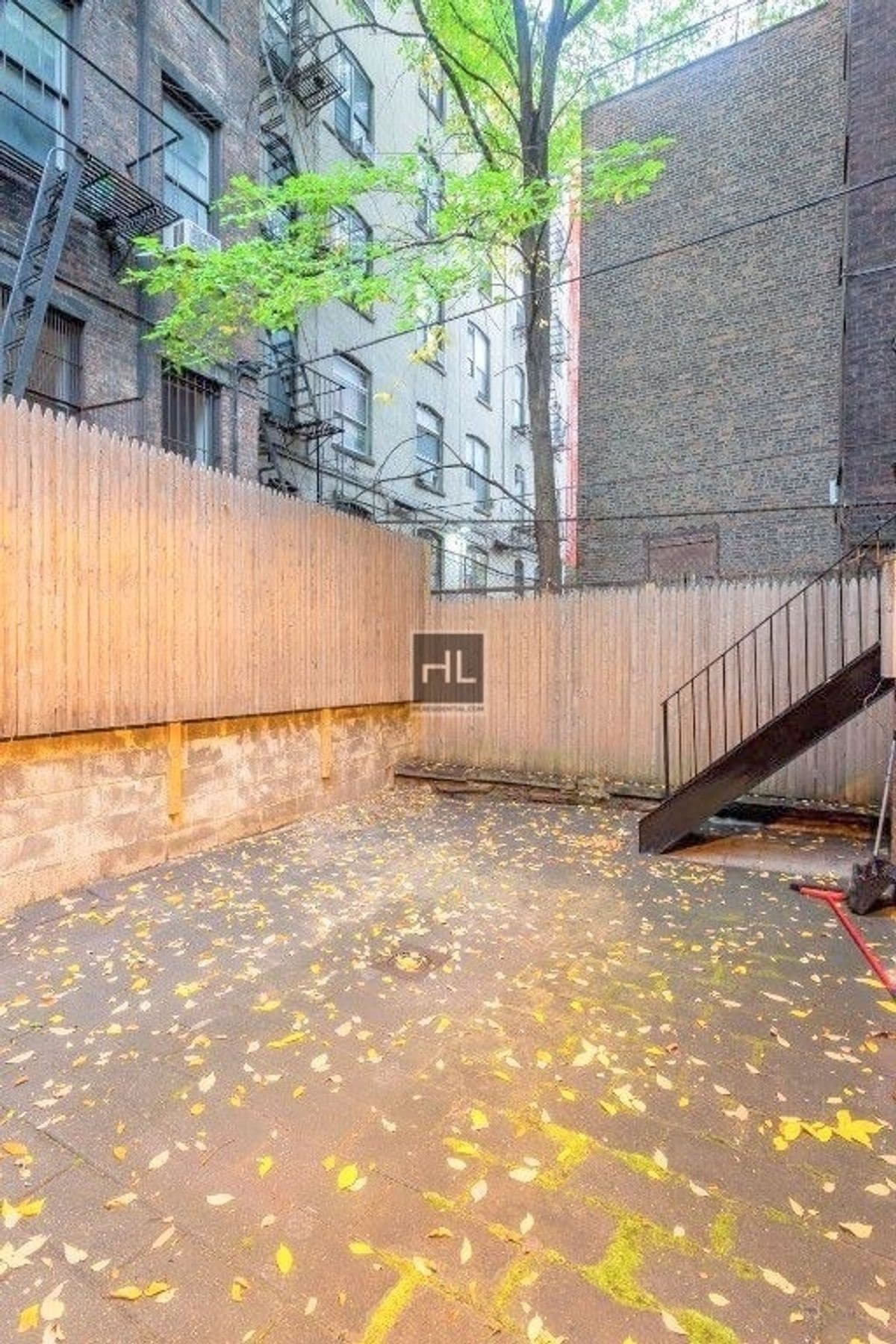 Building Photo - East 10th Street