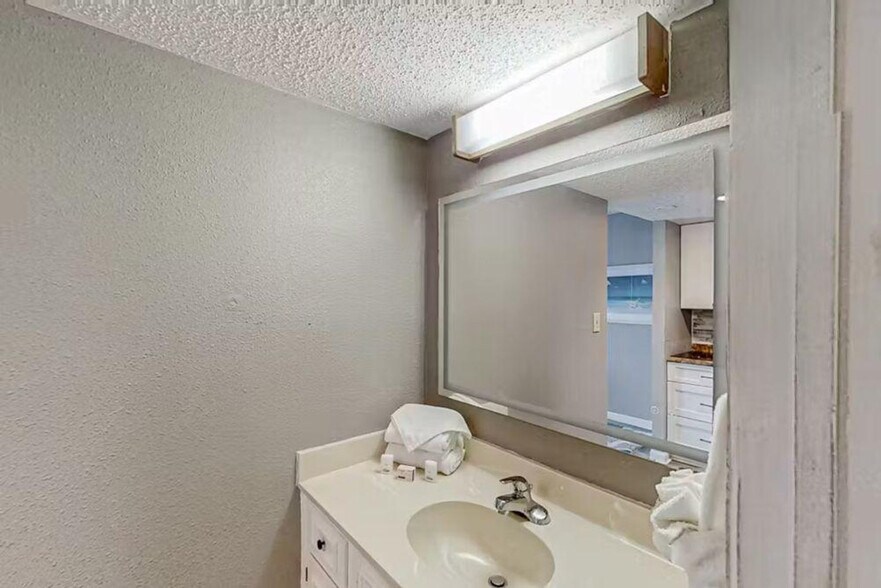 Building Photo - 2001 S Ocean Blvd