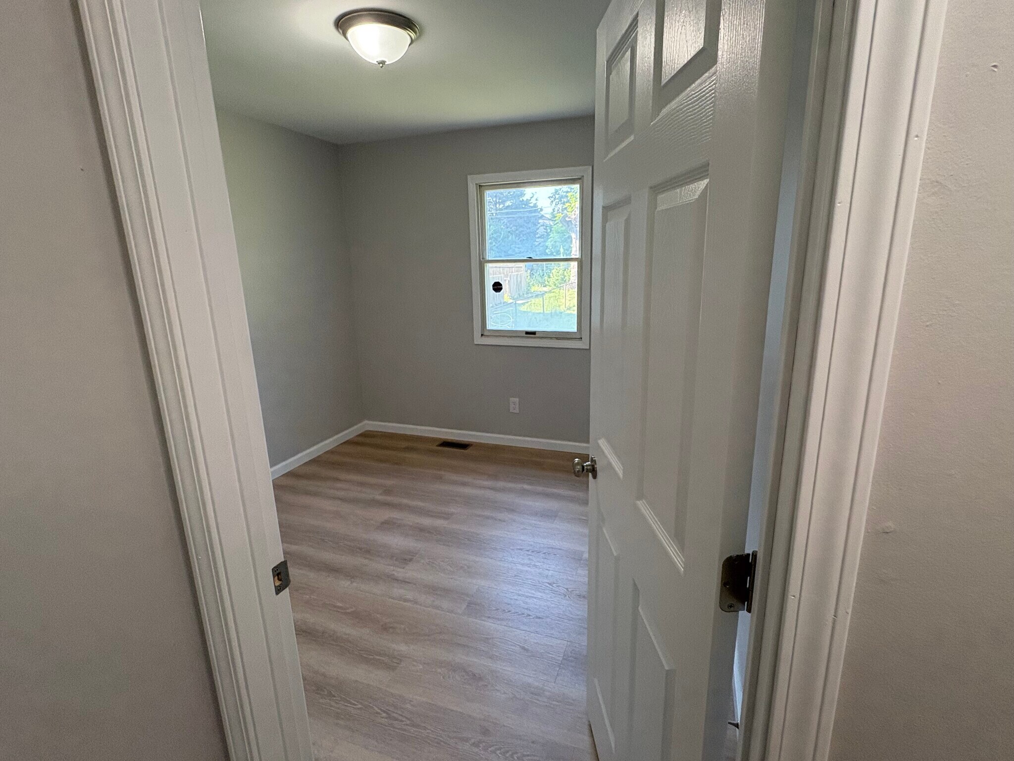 Building Photo - 663 Gibbard Ave