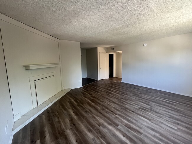 Building Photo - 401 12th Ave SE unit 295