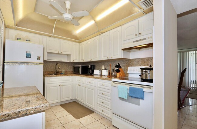 Building Photo - 3020 Marcos Dr