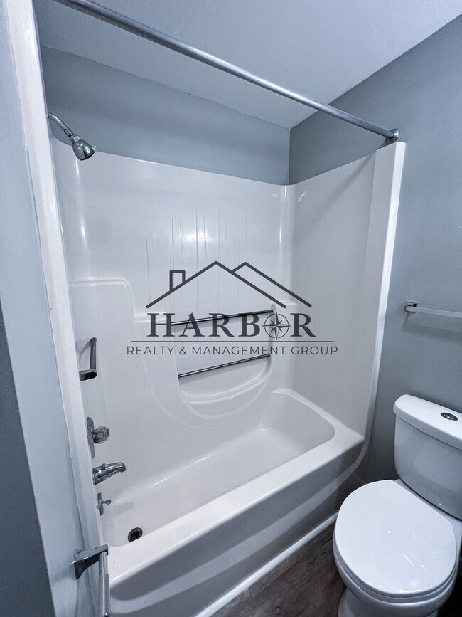 Building Photo - 1 Bedroom 1 Bath - New Avon - SPECIAL: App...