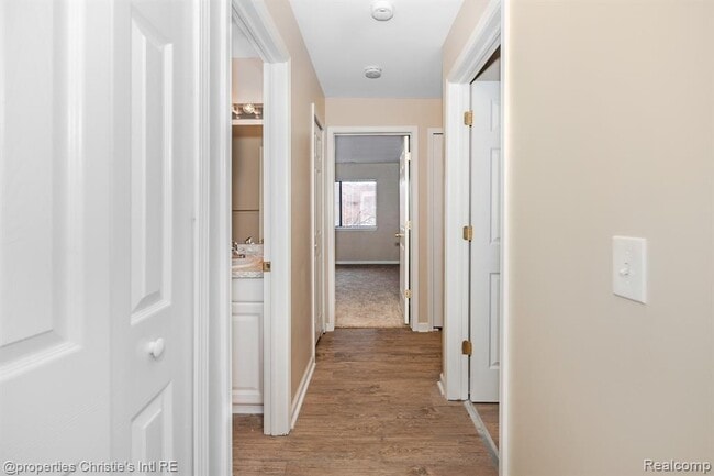 Building Photo - 33829 Pondview Cir