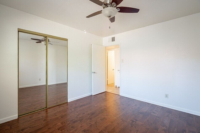 Building Photo - South Scottsdale with Views of Camelback!