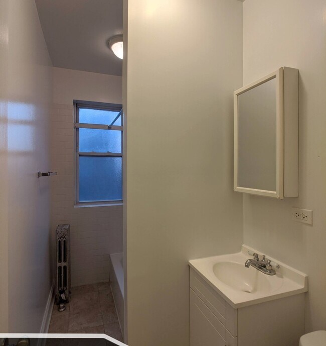 Building Photo - 2600 N Kimball Ave