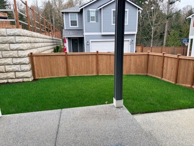 Building Photo - Elegant 4-Bed, 4-Bath 3-Story Home with Gourmet Kitchen & Private Backyard