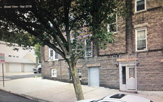 Building Photo - 151 Bleecker St