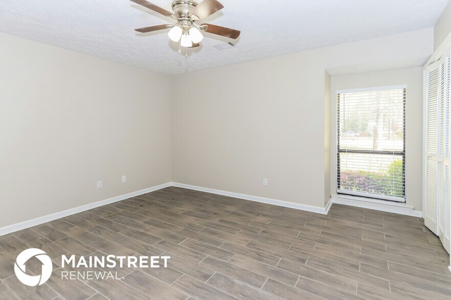 Building Photo - 135 Red Oak Dr