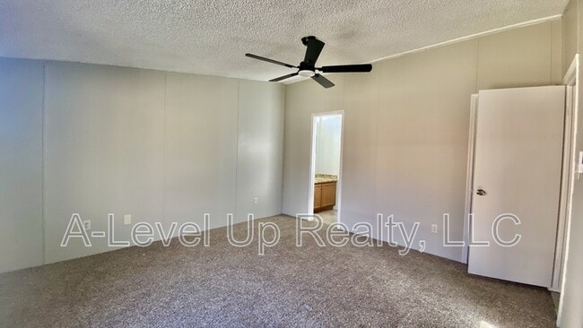 Building Photo - 307 W Lee St