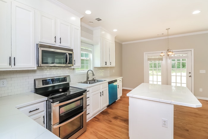 Building Photo - 5456 The Vyne Ave