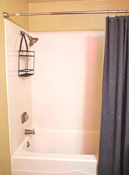 Building Photo - 2555 SW Pickford St