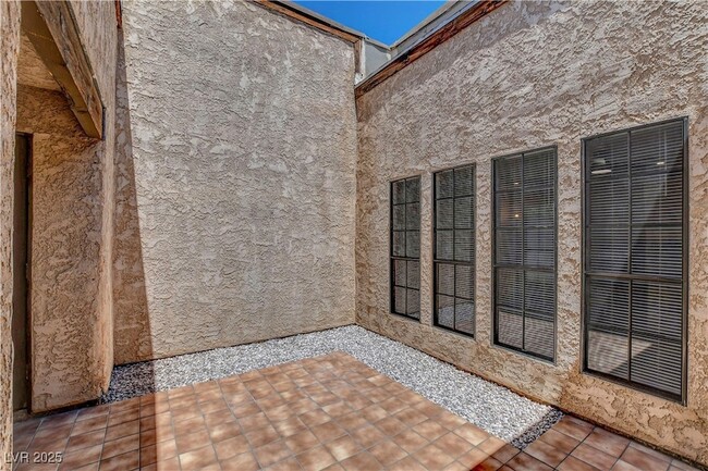 Building Photo - 612 Buttonwood Ln