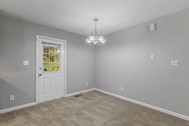 Building Photo - SW - Like New Home! Newer SS Appliances & Cabinets, Ceiling Fans, Blinds, Front Porch and Deck. M...