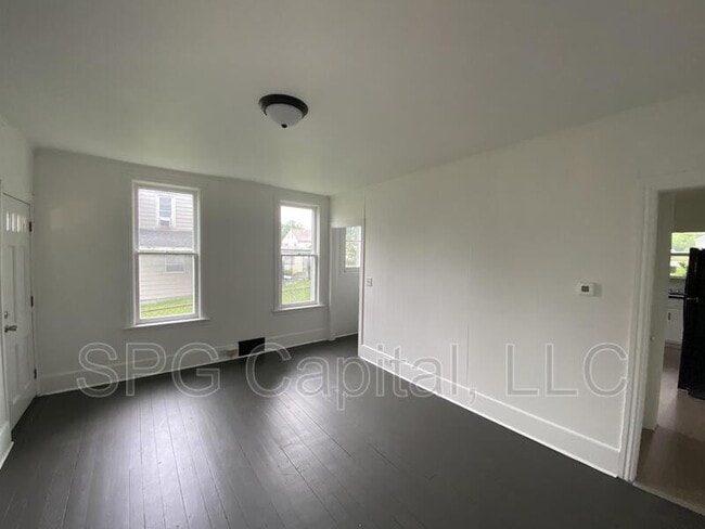 Building Photo - 632 S Second St