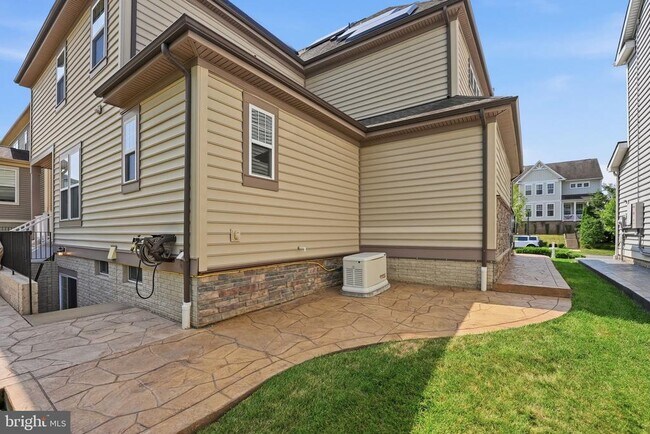 Building Photo - 428 Alder Dr