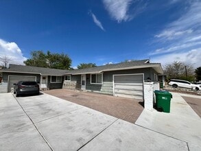 Building Photo - <b>Refreshed Two Bedroom Sparks Duplex<br><br>