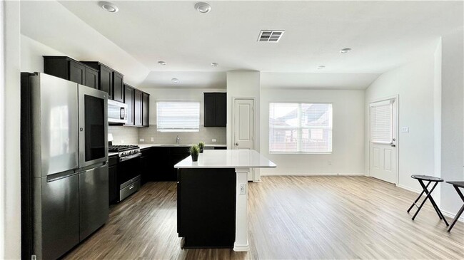 Building Photo - 6528 Strelitzia Cove