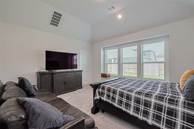 Building Photo - 4910 Tan Briar Dr