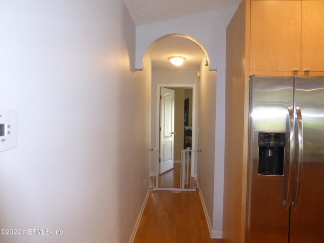 Building Photo - 625 S 11th St