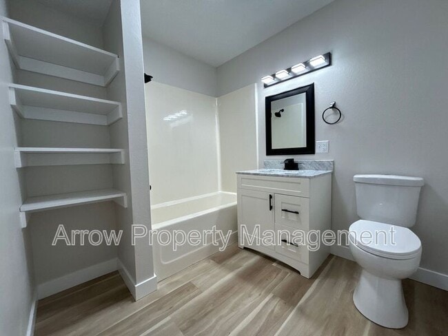 Building Photo - 1015 14th St