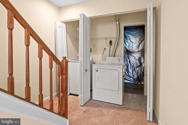 Building Photo - 26 Wessex Ct