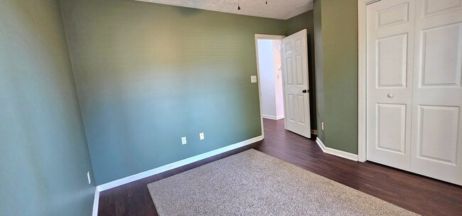 Building Photo - No HOA! Peaceful Cul-de-Sac Living with Ou...