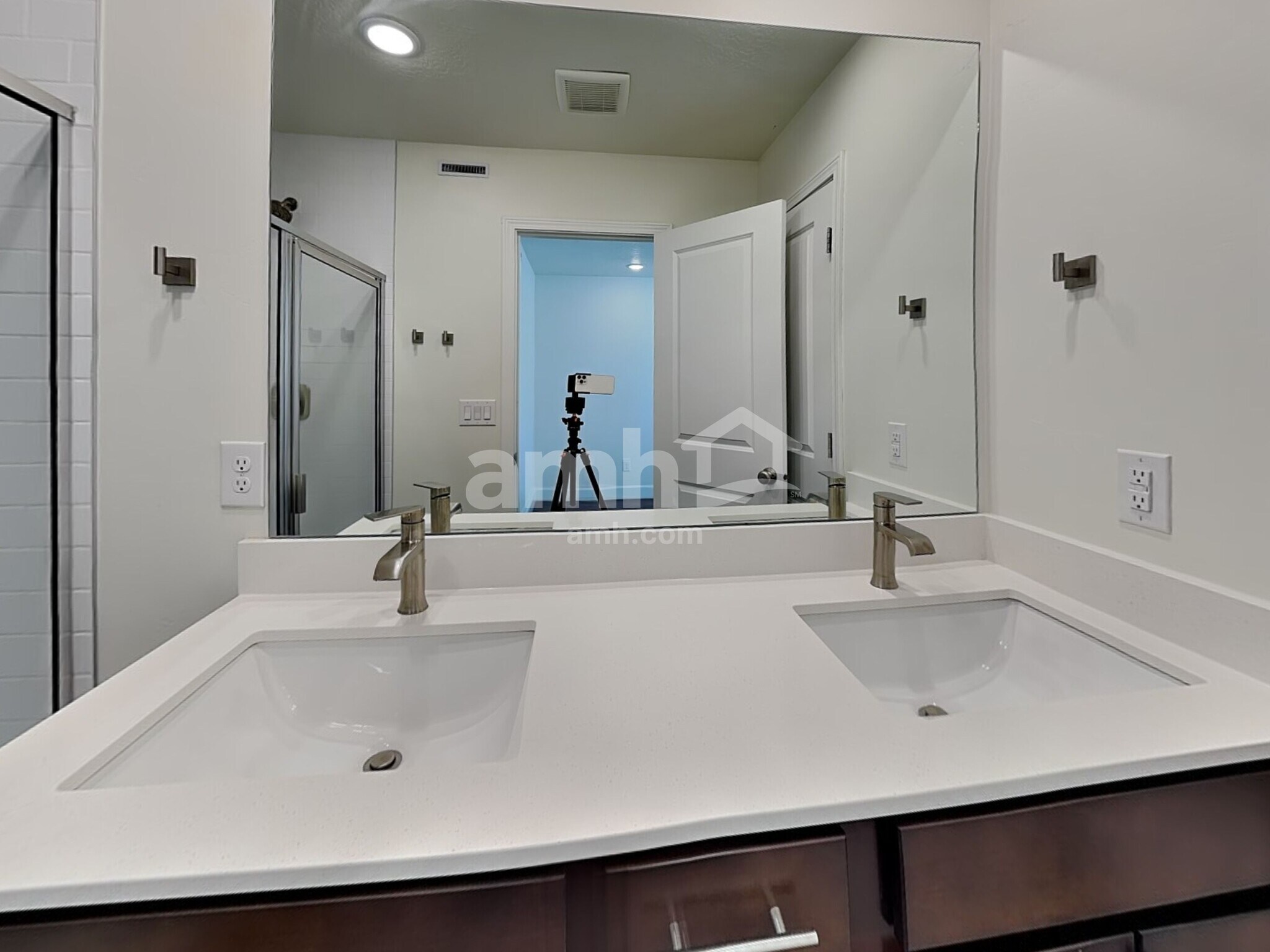 Building Photo - 6018 W South Jordan Pky