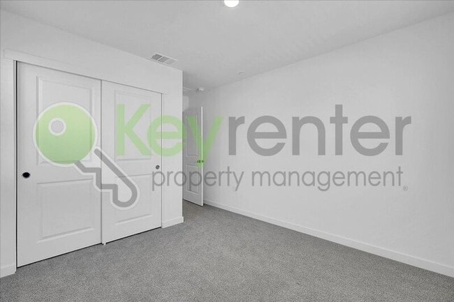 Building Photo - 2129 Shady Tree Cir