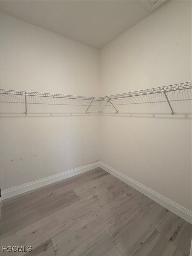 Building Photo - 711 SE 33rd Terrace