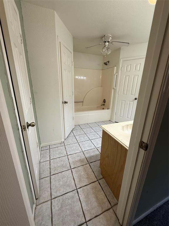 Building Photo - 825 Manor Dr