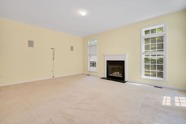 Building Photo - Spacious 5 Bedroom Home in Moseley – $3,800/mo