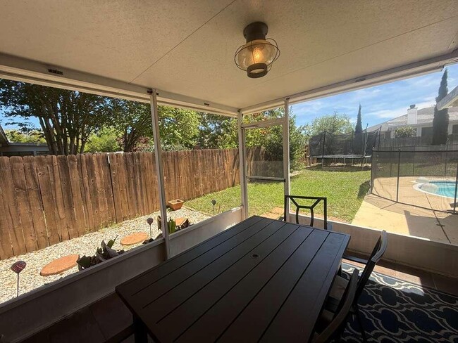 Building Photo - 4216 Shadow Ln