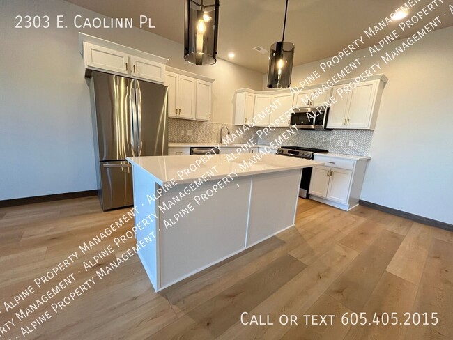 Building Photo - 2303 Caolinn Pl