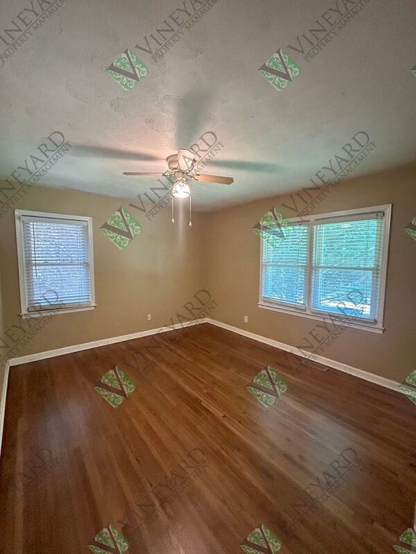 Building Photo - 4306 Hillcrest Dr