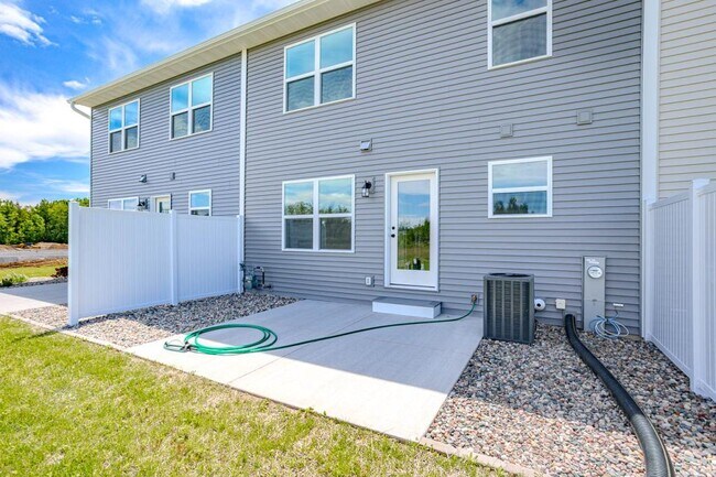 Building Photo - 3506 Green Pastures Ln