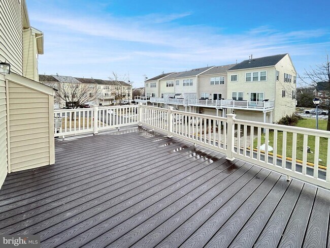 Building Photo - 44259 Huron Terrace